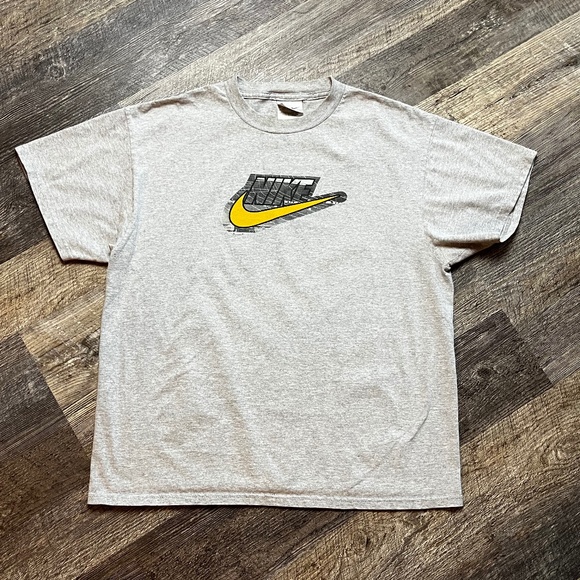 Vintage Nike Shirt Grey Size Large Y2K Silver Tag Logo Check Sport KC Tee - Picture 1 of 6